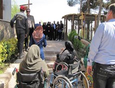 طراحی و تولید لباس برای معلولان ویلچری در یزد