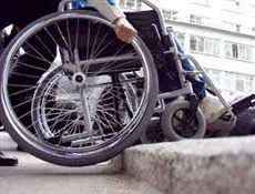 ورودی اماکن درمانی استان بوشهر برای معلولان مناسب سازی شود