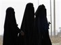 یک زن در امارات به دلیل سرک کشیدن به تلفن همراه همسرش 150هزار درهم جریمه شد
