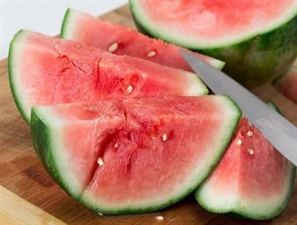 خوردن ۱۰ نوع میوه ای که در تابستان توصیه می شود