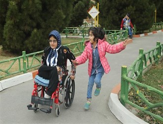 پارک‌های آستارا برای تردد معلولان مناسب‌سازی شد