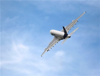 هواپیمای مسافربری سوخو 100 به ایران می آید