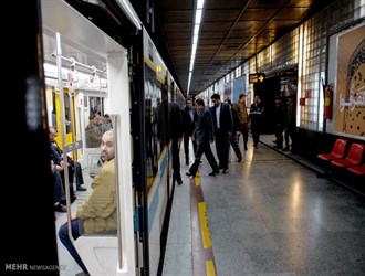 گفتگو با مترو طرحی برای دریافت نظرات مسافران متروی تهران