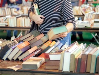 ایرانی‌ها چه کتاب‌هایی می‌خوانند؟/ بیگانگان خوش‌نشین کتابفروشی‌ها
