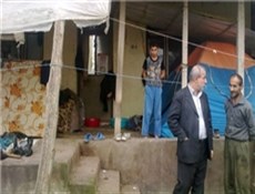 ردپای برفی که پدر و پسر را چادرنشین کرد