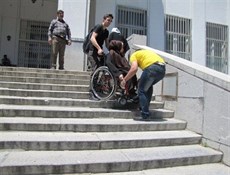 بهزیستی برای مناسب سازی معابر ویژه معلولان چه اقداماتی انجام داده است؟