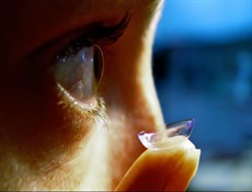 خطر نابینایی با عفونت از طریق لنزهای تماسی چشمی