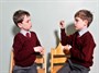 ضرورت گسترش زبان اشاره برای افراد کم شنوا و ناشنوا