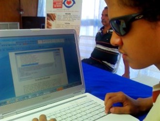 دانش آموزان نابینا چه خدماتی از آموزش‌ و پرورش دریافت می‌کنند؟/ بهره‌برداری از نرم‌‎افزار «گویاساز» در آبان