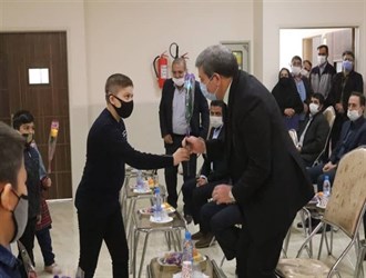 بازدید «جواد حسینی» از مدرسه استثنایی ناشنوایان زنده‌یاد علینقیان شهر اصفهان